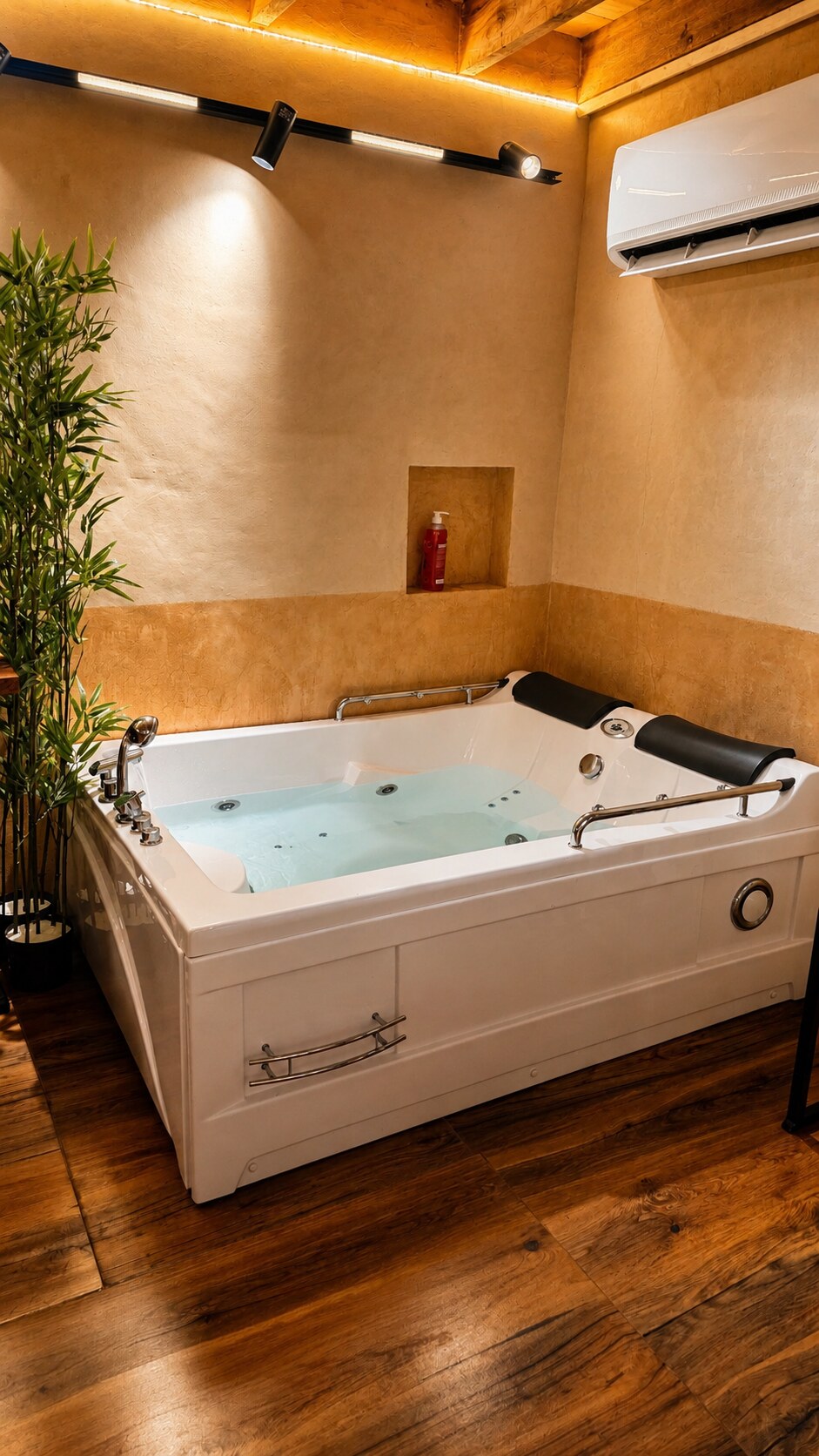 Private whirlpool bath inside the Romantic Cottage
